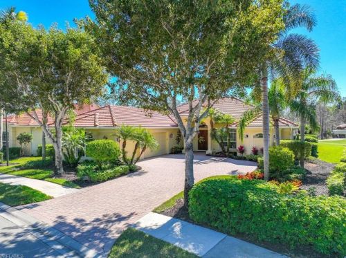 7476 Treeline Dr, Naples, FL 34119-9727