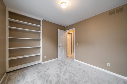 3949 Thomas Dr, Covington KY  41018-2916 exterior