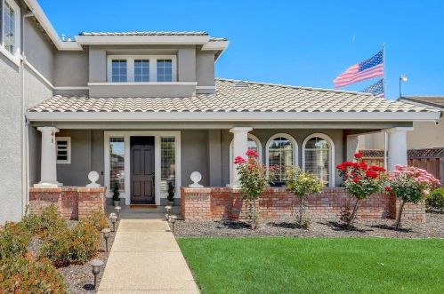 1155 Wild Oak Dr, Hollister, CA 95023-9169