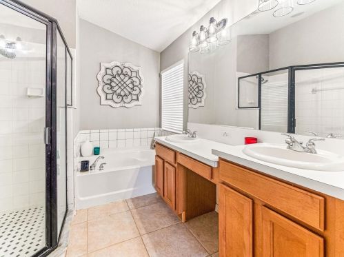 19018 Fishermans Bend Dr, Lutz FL  33558-9753 exterior