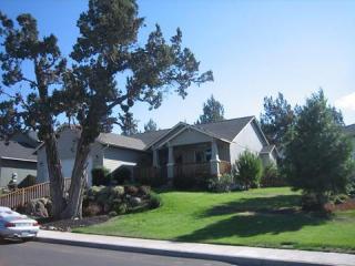 2103 37th St, Eagle Crest OR  97756-8155 exterior