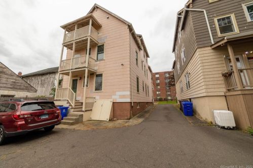 128 Grand St, Middletown, CT 06457-2651