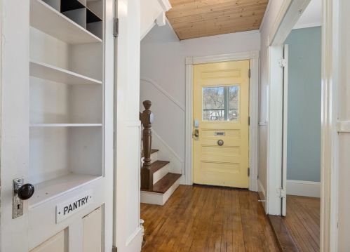 32 Hill St, Dover NH  03820-3111 exterior