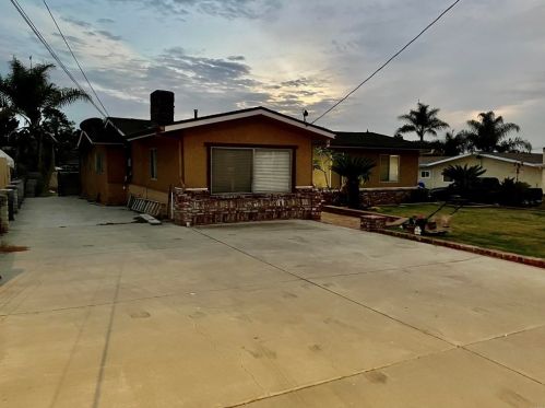 1134 Olive Ave, Vista, CA 92083-4737