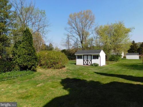 1299 Randy Dr, Pottstown PA  19464-2941 exterior