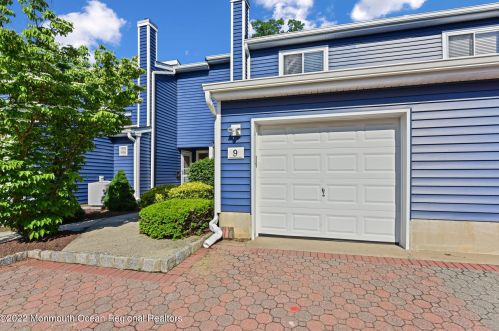 9 Rambling Meadow Ct, Tinton Falls, NJ 07724-4000