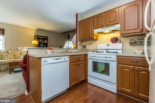 734 Northridge Dr, Norristown, PA 19403-2989