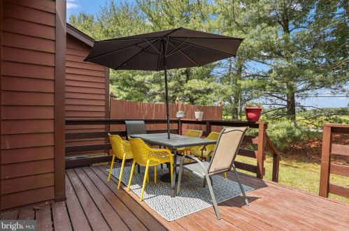 50 Danielle Ct, Trenton NJ  08648-1451 exterior