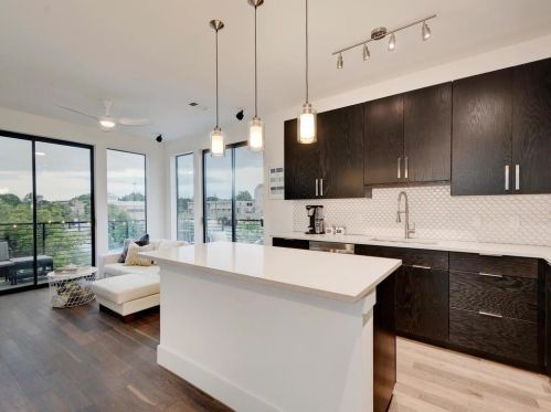 1615 7th St, Austin, TX 78702