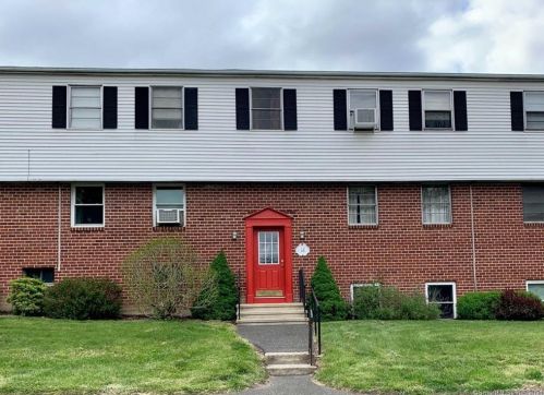 18 Fairview Dr, Danbury, CT 06810-7647