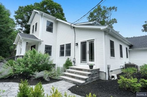 759 Linden Way, Franklin Lakes, NJ 07417-1377