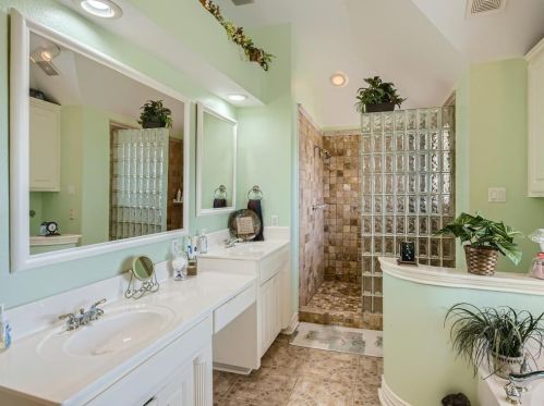 2851 Fairway Dr, Cedar Hill TX 75104-8288 exterior