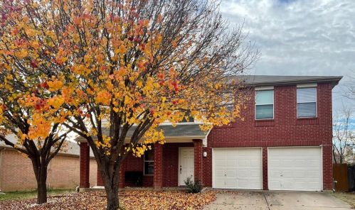 8336 Horseshoe Bend Dr, Fort Worth, TX 76131-5359