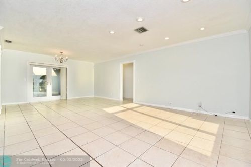 2131 52nd Ave, Hollywood FL  33021-3308 exterior