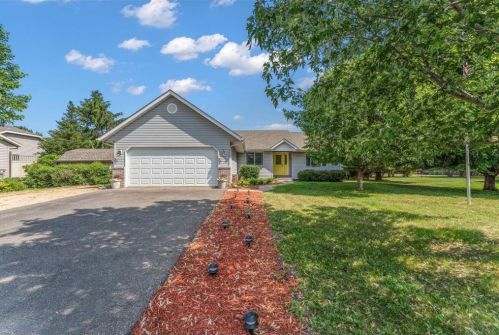 549 Laurel Dr, New Johannesburg, WI 54017-6567