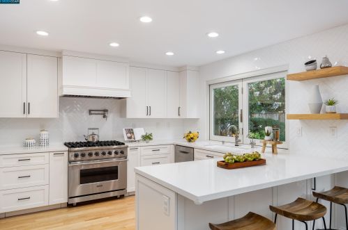 220 Manchester St, Danville, CA 94506-1112