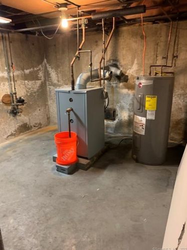 135 Voight Ave, Bridgeport CT  06606-1539 exterior