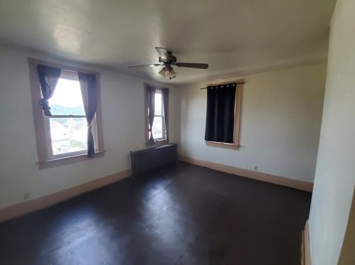 1206 Lower Meadow Ave, North Charleroi PA  15022-2034 exterior