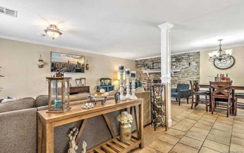 59 Birchdale Dr, Holbrook, NY 11741-5903