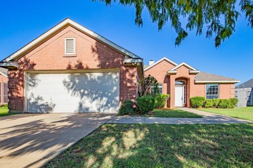 913 Glenngary Way, Denton, TX 76208-6423