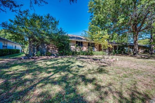 110 Chieftain Dr, Waxahachie TX  75165-1503 exterior