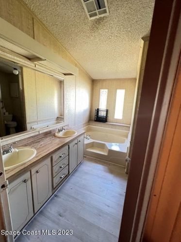 610 Dolphin Cir, Sebastian FL  32976-2591 exterior