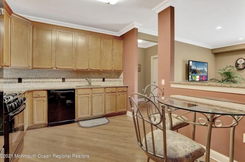 109 Magna Carta Dr, Morganville NJ  07751-5202 exterior