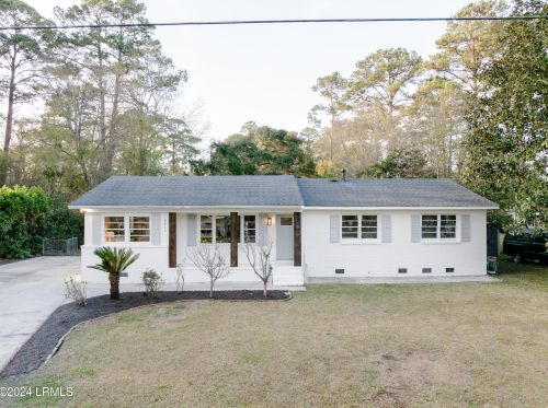 2611 Royal Oaks Dr, Beaufort, SC 29902-6653