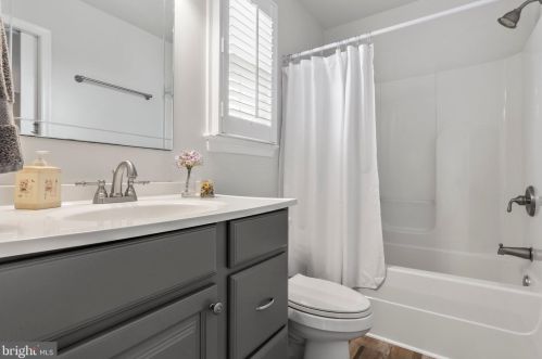 527 Willis St, Fredericksburg VA  22401-5650 exterior