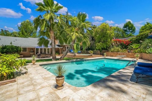 3315 Laurel Canyon Blvd, North Hollywood CA  91604-4133 exterior