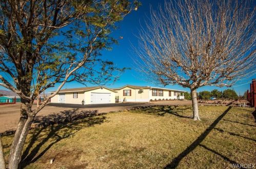 4475 Vanderslice Rd, Bullhead City, AZ 86426-5358