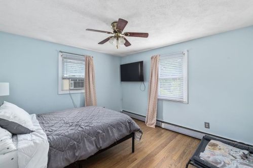 70 Massachusetts Ave, Cumberland RI  02864-5729 exterior