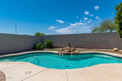 9072 80 Ln, Peoria AZ 85382-4417 exterior