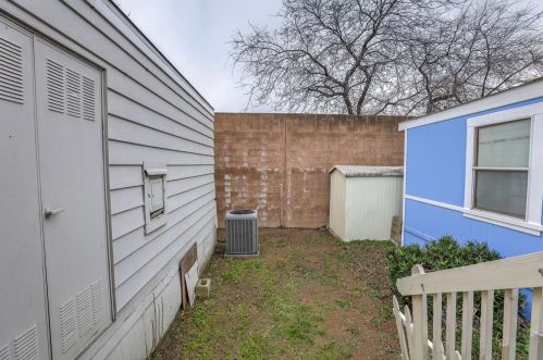 4814 Independence Ln, North Highlands, CA 95660-5416