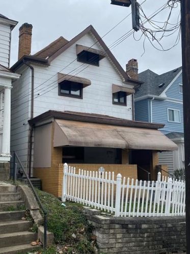 1334 Margaret St, Whitaker PA  15120-2050 exterior