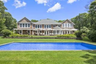 44 Scrimshaw Ln, Promised Land, NY 11930-2449