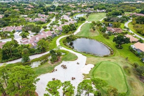 14 Edinburgh Dr, West Palm Beach, FL 33418-6847