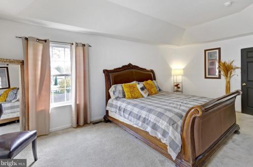 515 Florence Fields Ln, New Castle DE  19720-8752 exterior