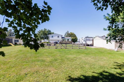 1239 Choctaw Dr, London OH  43140-8726 exterior