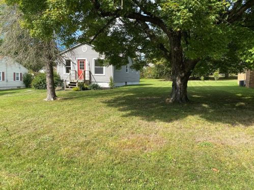 455 Faddis Ave, New Castle, PA 16105-1440