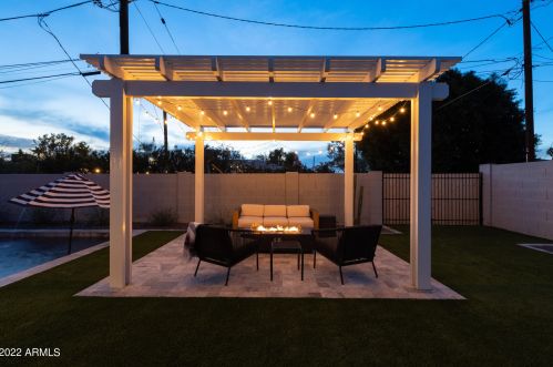 5744 12 St, Phoenix AZ 85086-7351 exterior