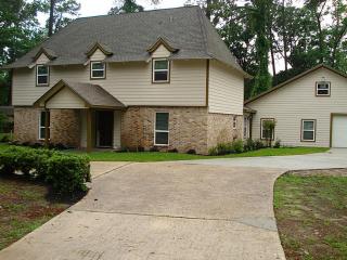 15370 Pinehurst Cir, Conroe TX  77384-3441 exterior