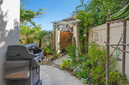 7713 Hazard Center Dr, San Diego CA  92108-4541 exterior