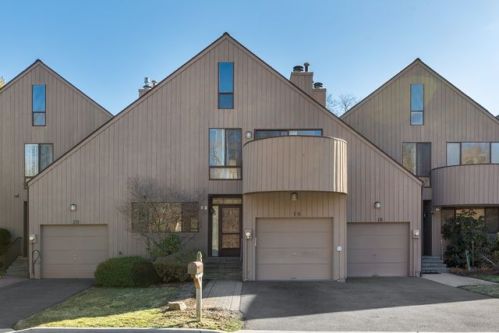 19 Rockhagen Rd, Thornwood, NY 10594-2127