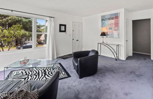 321 Poppyfields Dr, Altadena CA  91001-4223 exterior
