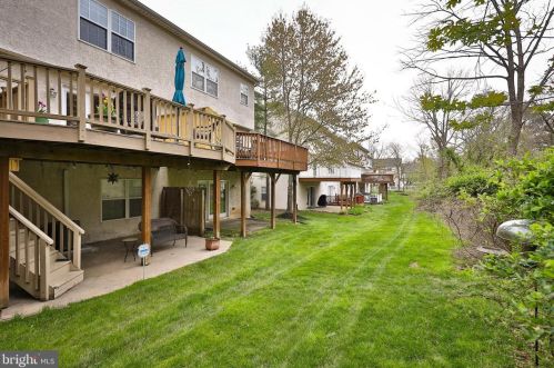 201 Carol Ct, Lansdale PA 19446-1576 exterior