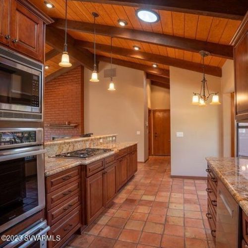 375 Shadow Rock Dr, Sedona AZ 86336-3451 exterior