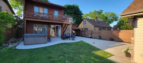 1815 Maple St, Manitowoc WI  54220-2636 exterior