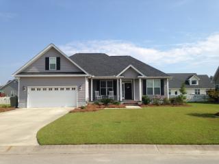 1102 Woods Ct, Morehead City, NC 28557-9643