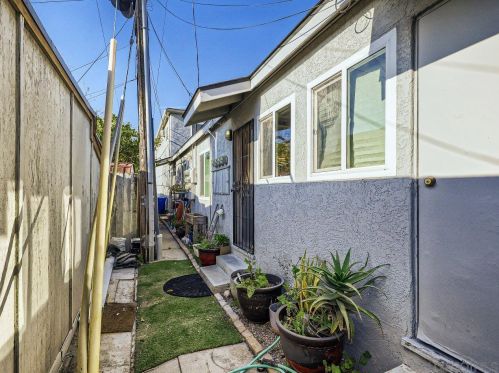 3526 Meade Ave, San Diego CA 92116-4811 exterior